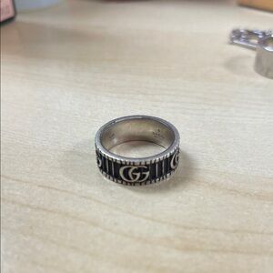 Gucci Black and Silver Band Ring Authentic size 7.5